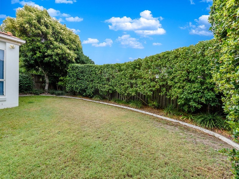 2/5 Chanell Close, Coombabah QLD 4216