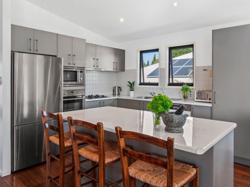 34 Errol Avenue, Paradise Point QLD 4216