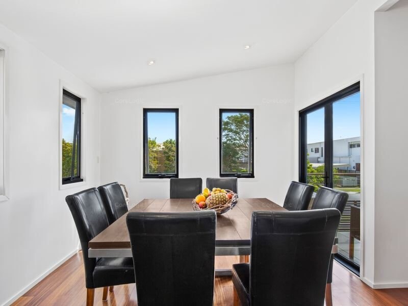 34 Errol Avenue, Paradise Point QLD 4216