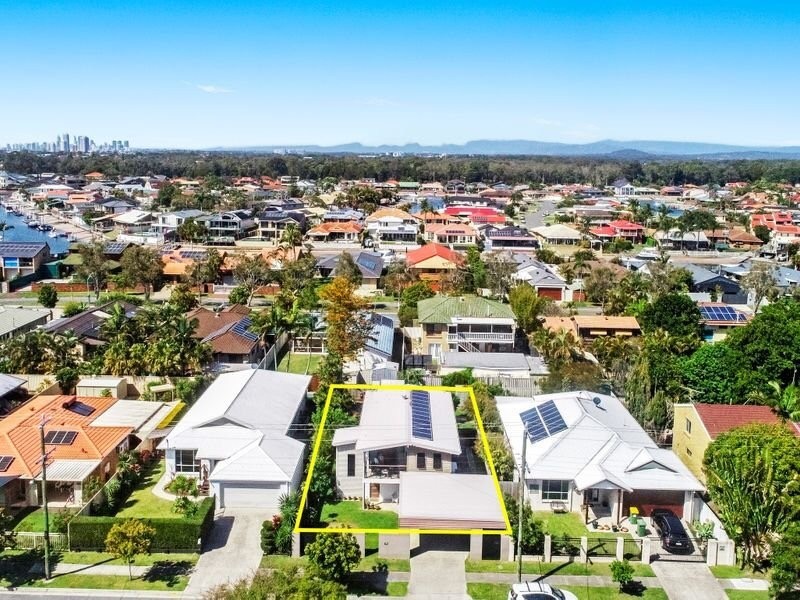 34 Errol Avenue, Paradise Point QLD 4216