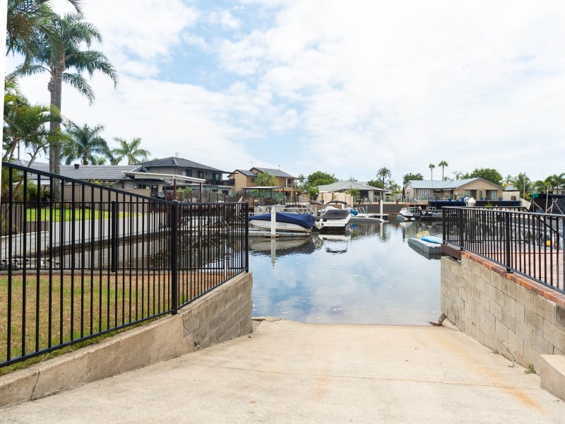 247 Morala Avenue, Runaway Bay QLD 4216