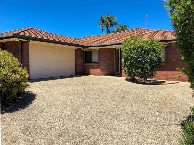 247 Morala Avenue, Runaway Bay QLD 4216