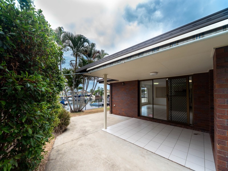247 Morala Avenue, Runaway Bay QLD 4216