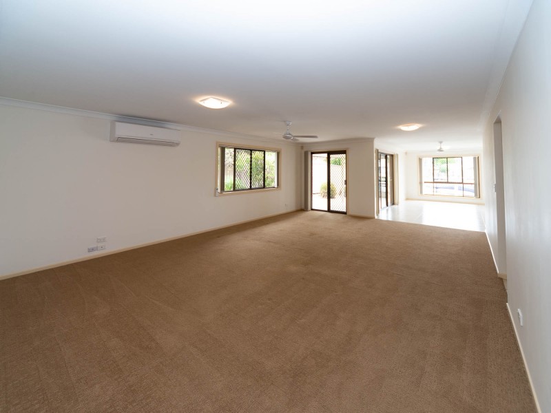 247 Morala Avenue, Runaway Bay QLD 4216