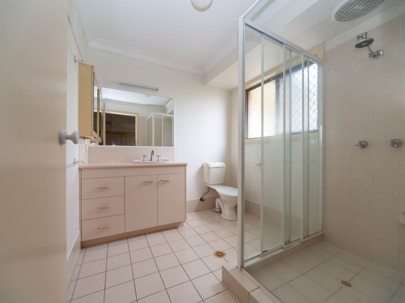 247 Morala Avenue, Runaway Bay QLD 4216