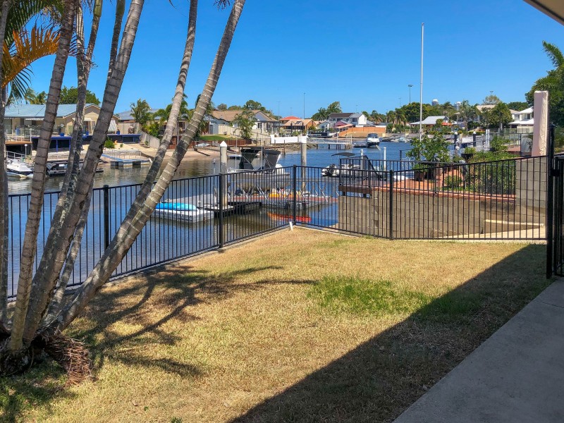 247 Morala Avenue, Runaway Bay QLD 4216