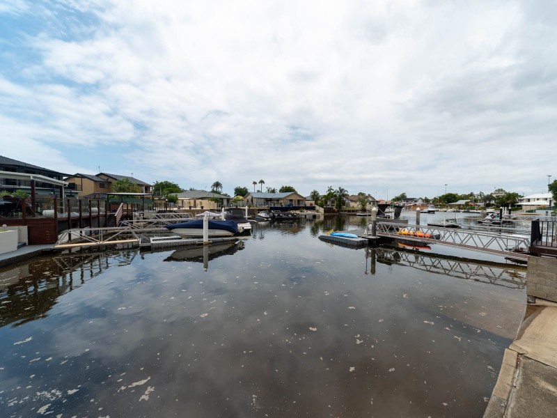 247 Morala Avenue, Runaway Bay QLD 4216
