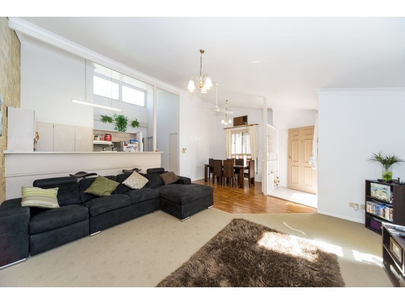 6/81 Olsen Avenue, Labrador QLD 4215