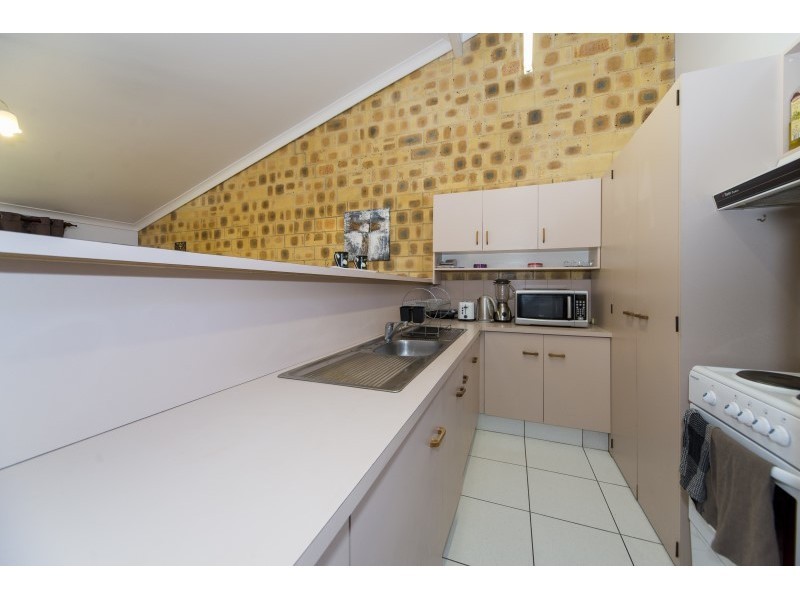 6/81 Olsen Avenue, Labrador QLD 4215