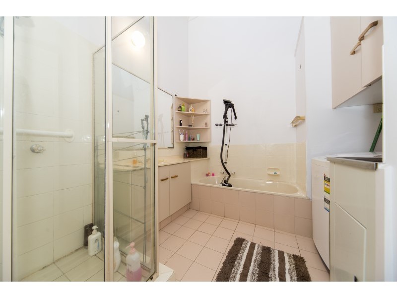 6/81 Olsen Avenue, Labrador QLD 4215