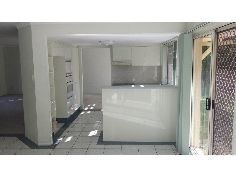 31 Royal Court, Ashmore QLD 4214
