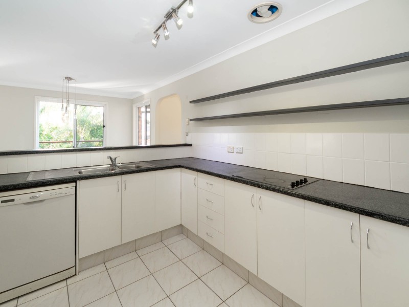 18 Masters Street, Arundel QLD 4214