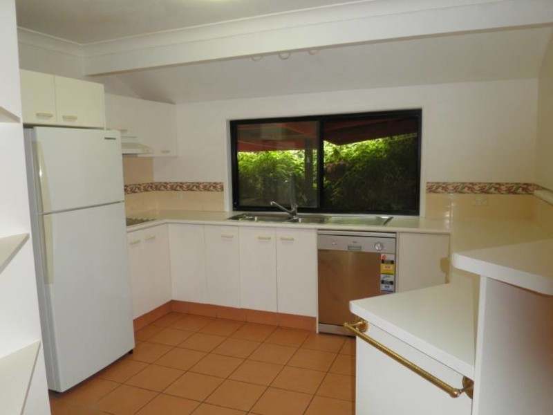 14 Avon Court, Pacific Pines QLD 4211