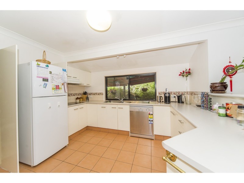 14 Avon Court, Pacific Pines QLD 4211
