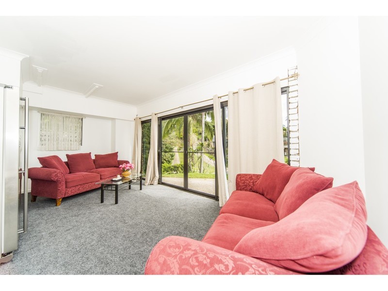 14 Avon Court, Pacific Pines QLD 4211
