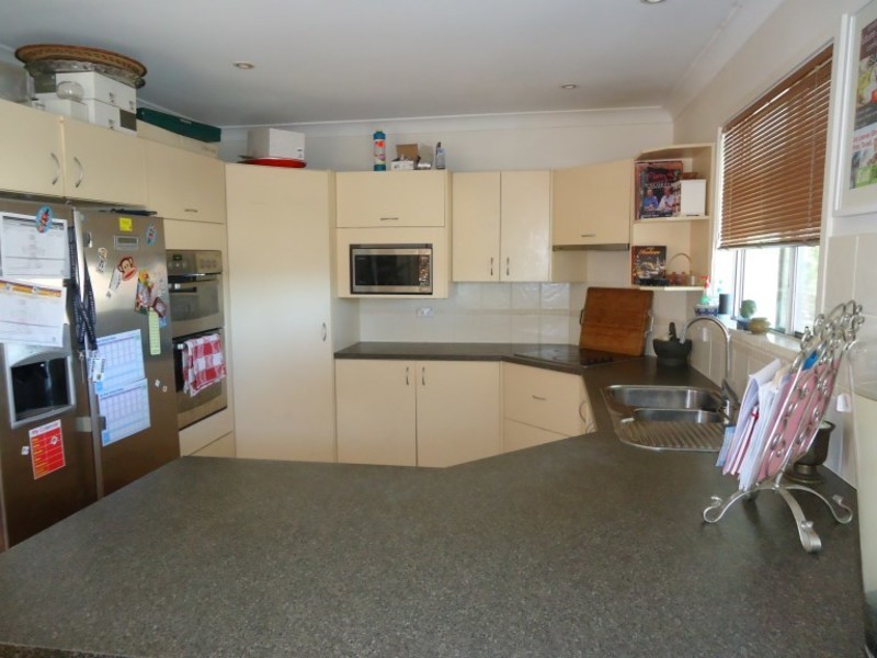 244 Bayview Street, Hollywell QLD 4216