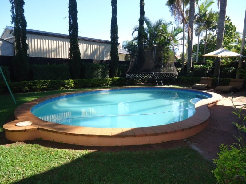 244 Bayview Street, Hollywell QLD 4216