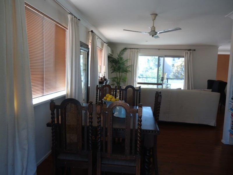 244 Bayview Street, Hollywell QLD 4216