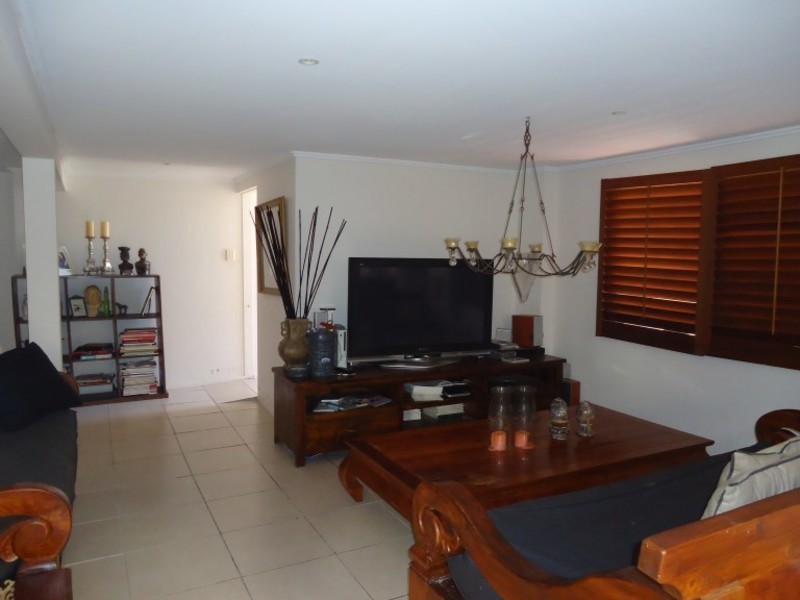 244 Bayview Street, Hollywell QLD 4216