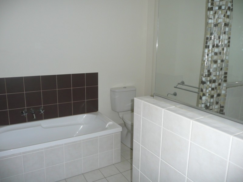 7/29 Proud Street, Labrador QLD 4215