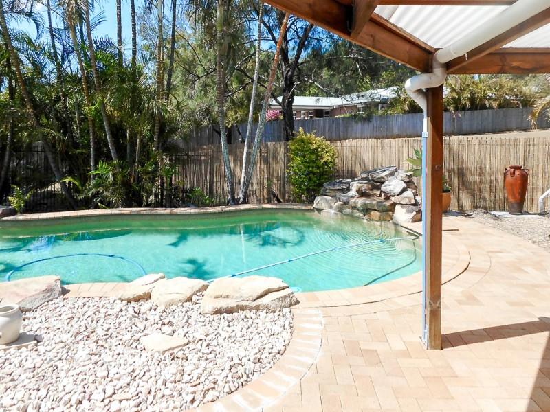 2/8 Jean Street, Labrador QLD 4215
