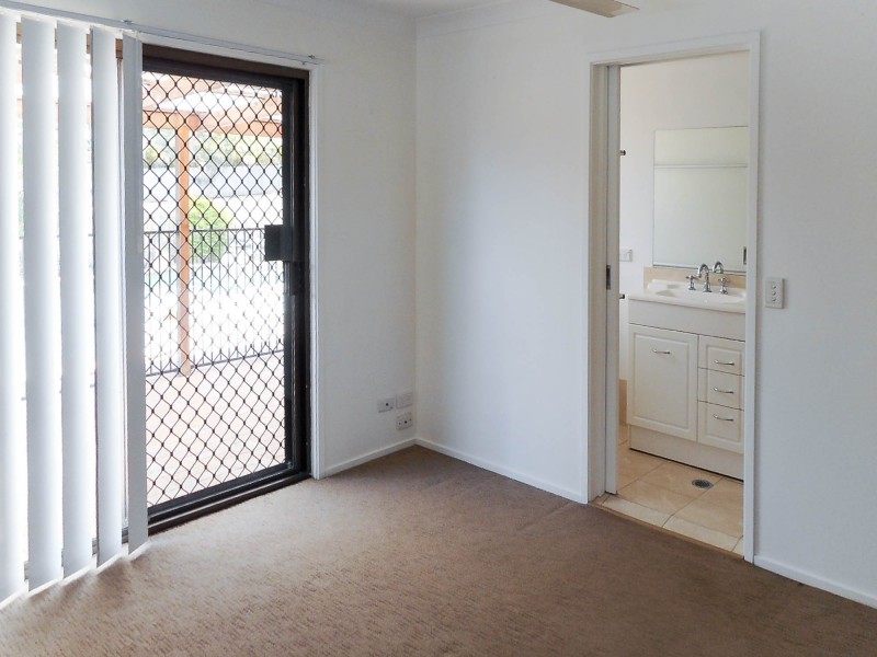 2/8 Jean Street, Labrador QLD 4215