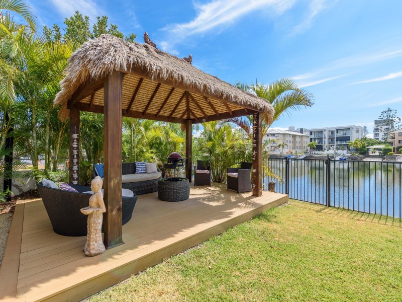 1/48 Vaggelas Crescent, Biggera Waters QLD 4216
