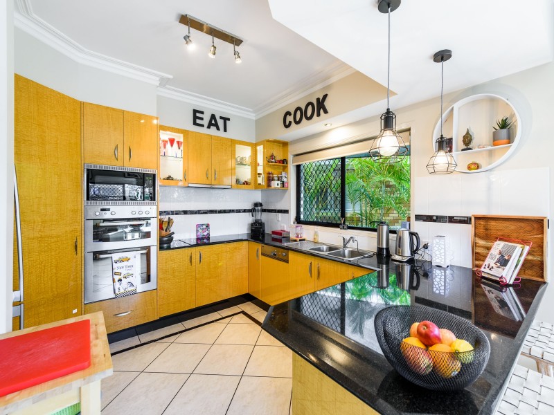 1/48 Vaggelas Crescent, Biggera Waters QLD 4216