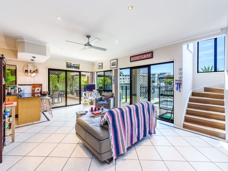 1/48 Vaggelas Crescent, Biggera Waters QLD 4216