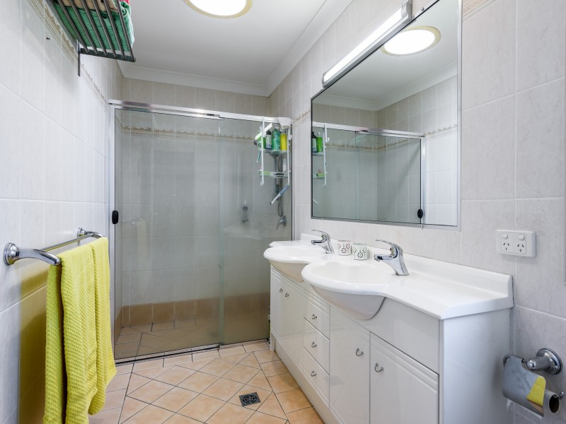 1/48 Vaggelas Crescent, Biggera Waters QLD 4216