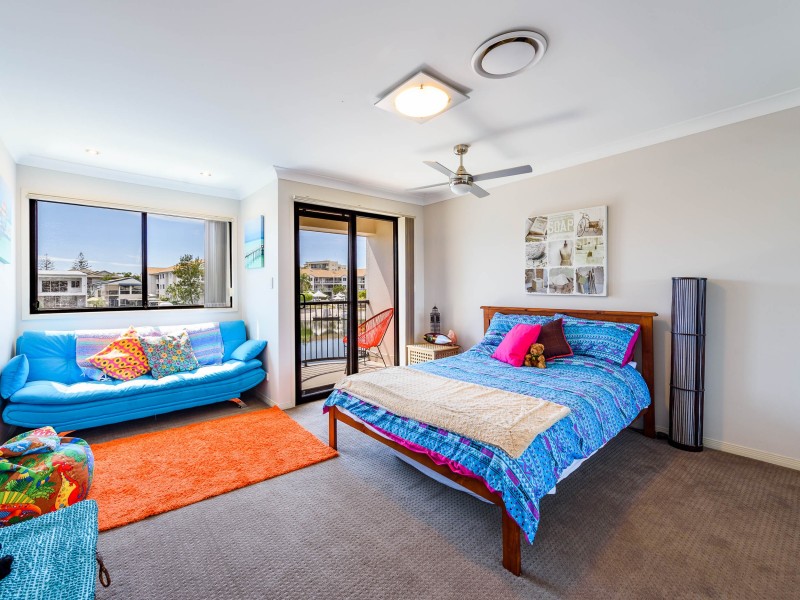 1/48 Vaggelas Crescent, Biggera Waters QLD 4216