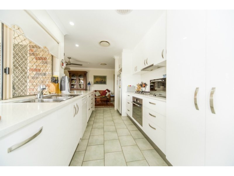 10 Crestridge Crescent, Oxenford QLD 4210