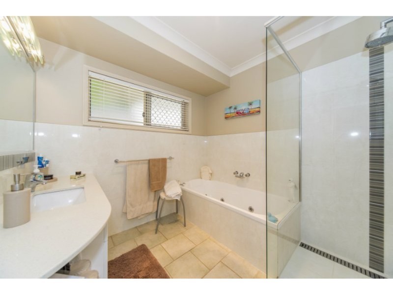 10 Crestridge Crescent, Oxenford QLD 4210