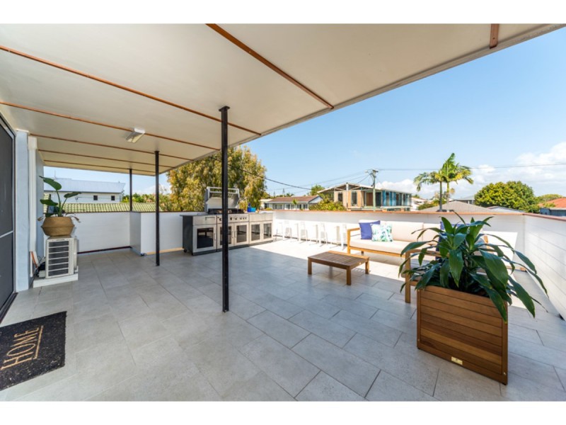 2/17 Mallard Avenue, Paradise Point QLD 4216