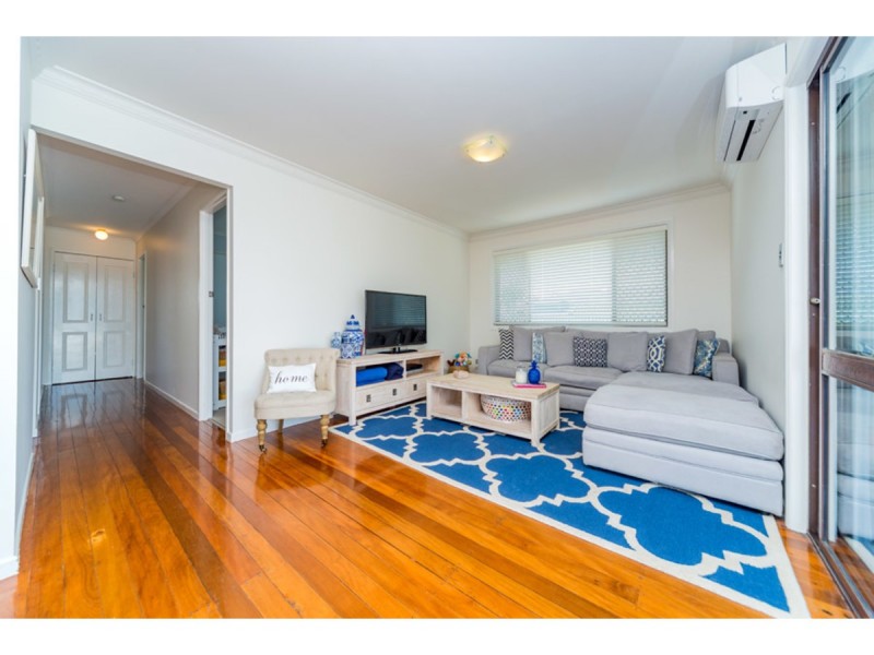 2/17 Mallard Avenue, Paradise Point QLD 4216