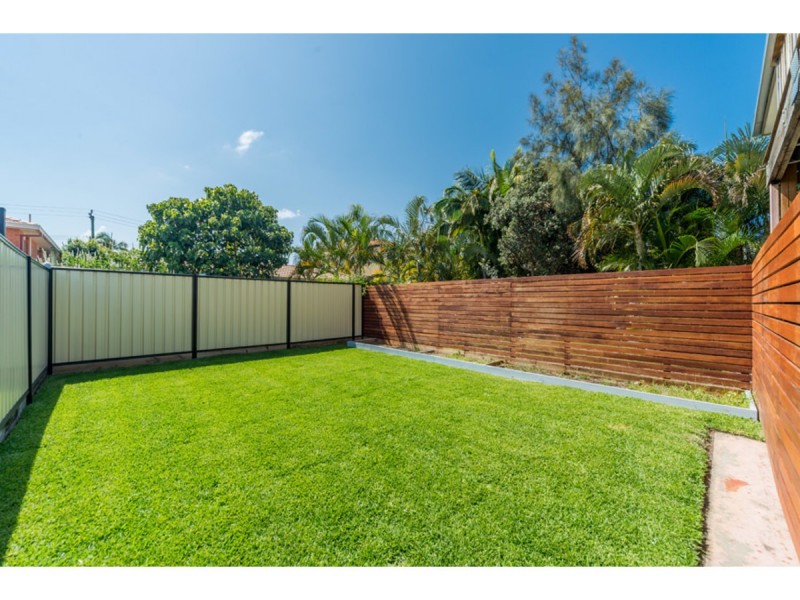 2/17 Mallard Avenue, Paradise Point QLD 4216