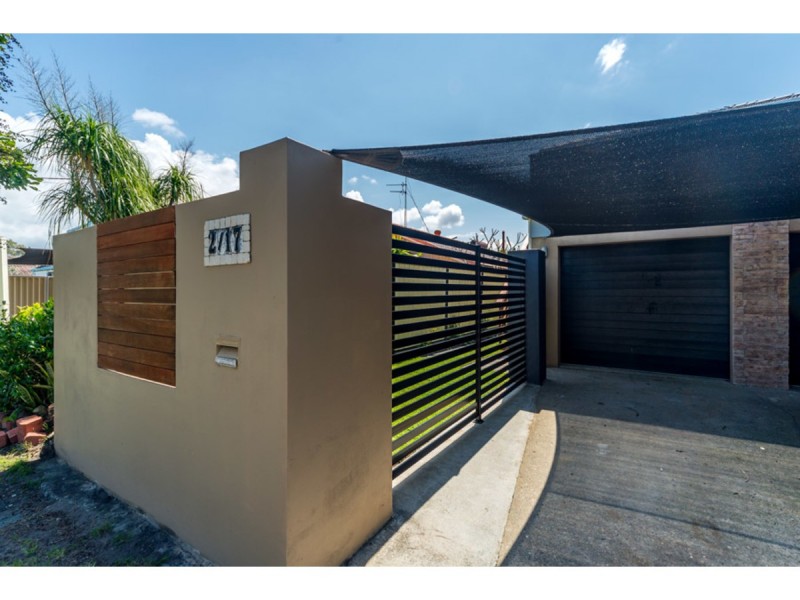 2/17 Mallard Avenue, Paradise Point QLD 4216
