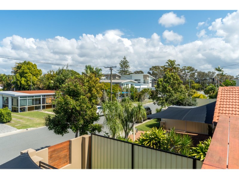 2/17 Mallard Avenue, Paradise Point QLD 4216