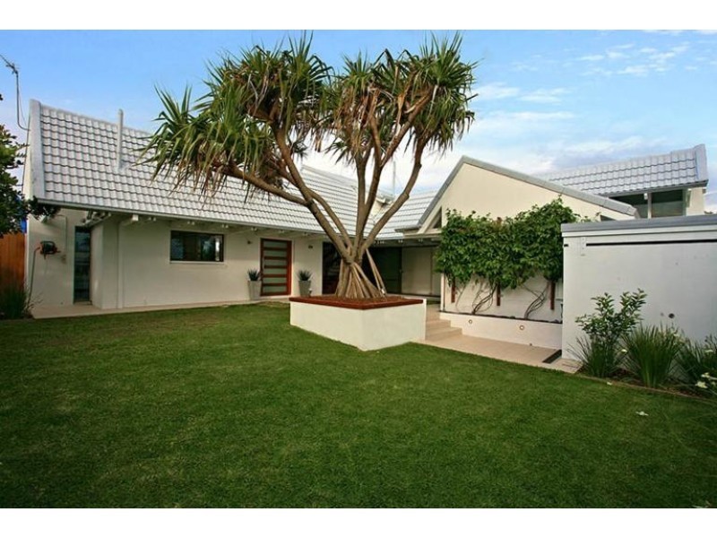 7 Samarai Avenue, Runaway Bay QLD 4216