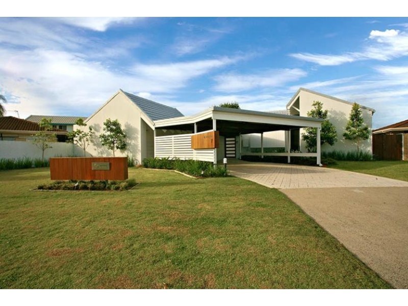 7 Samarai Avenue, Runaway Bay QLD 4216