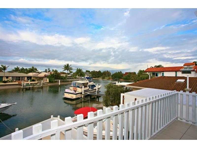 7 Samarai Avenue, Runaway Bay QLD 4216