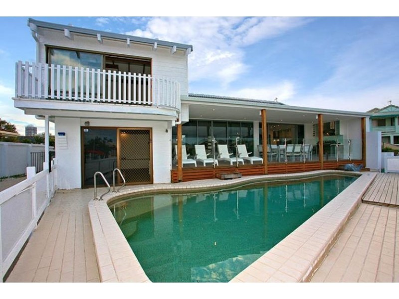 7 Samarai Avenue, Runaway Bay QLD 4216