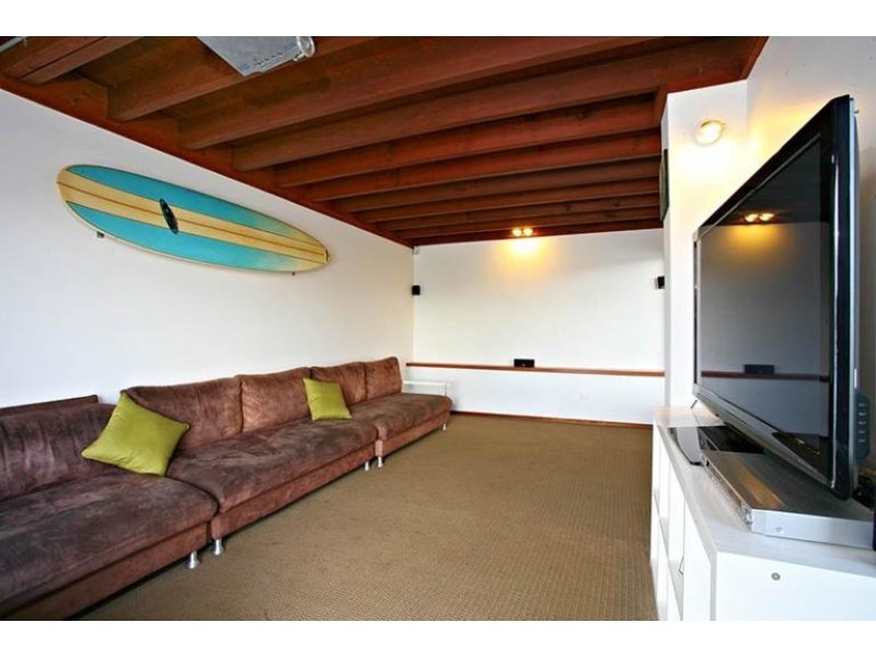 7 Samarai Avenue, Runaway Bay QLD 4216