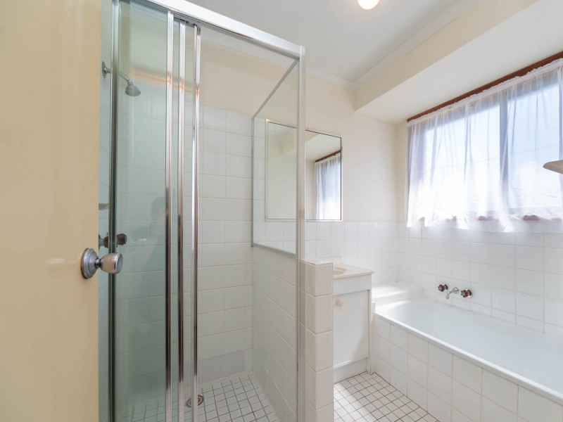 1/283 Government Road, Labrador QLD 4215