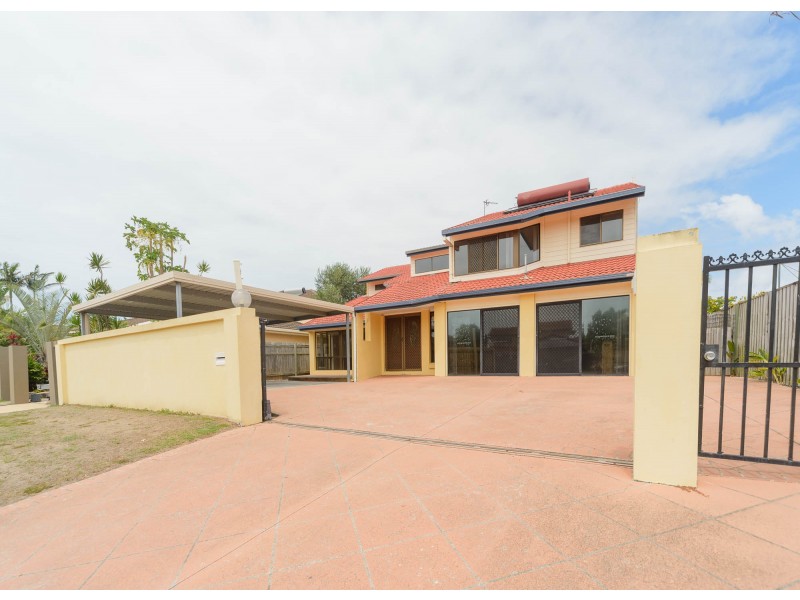 11 Walter Raleigh Crescent, Hollywell QLD 4216