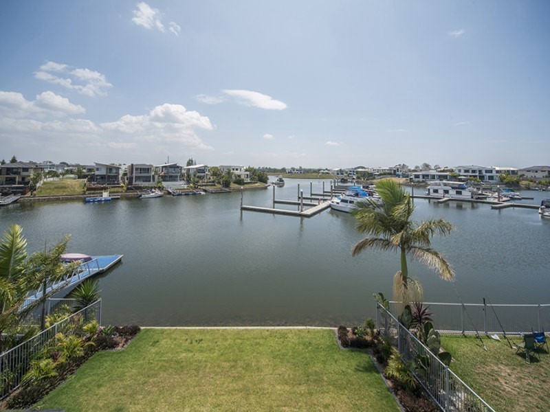 16 Onshore Place, Helensvale QLD 4212