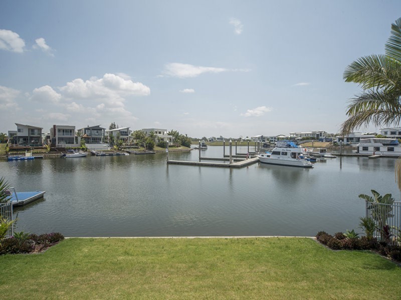 16 Onshore Place, Helensvale QLD 4212