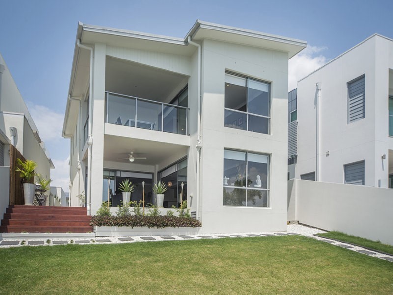 16 Onshore Place, Helensvale QLD 4212