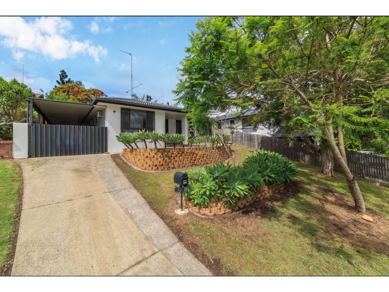 1 Bligh Court, Benowa QLD 4217