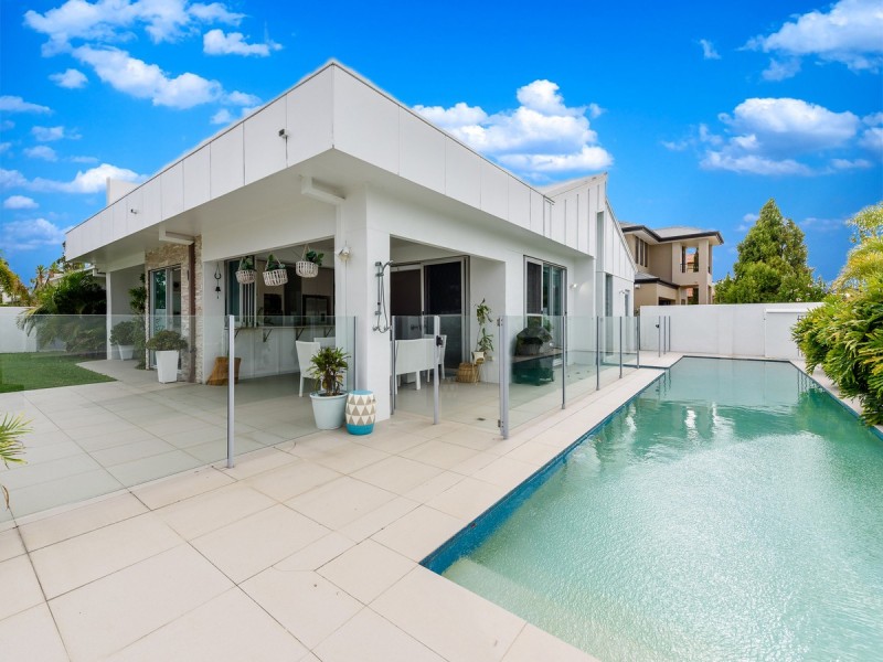 1 Trieste Court, Coombabah QLD 4216